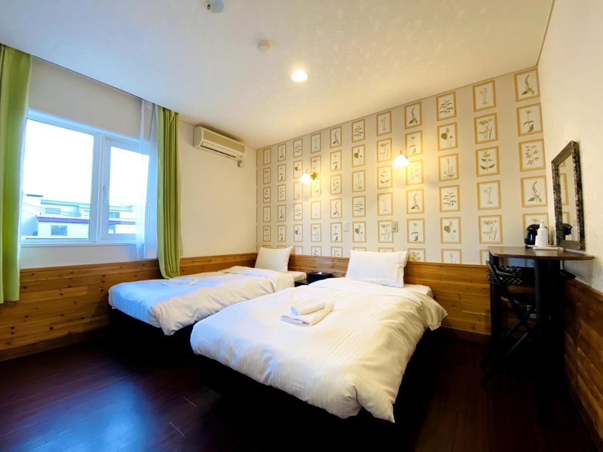 เพทิท โฮเต็ล เมลอน ฟุราโนะ Hostel ฟุระโนะ ภายนอก รูปภาพ