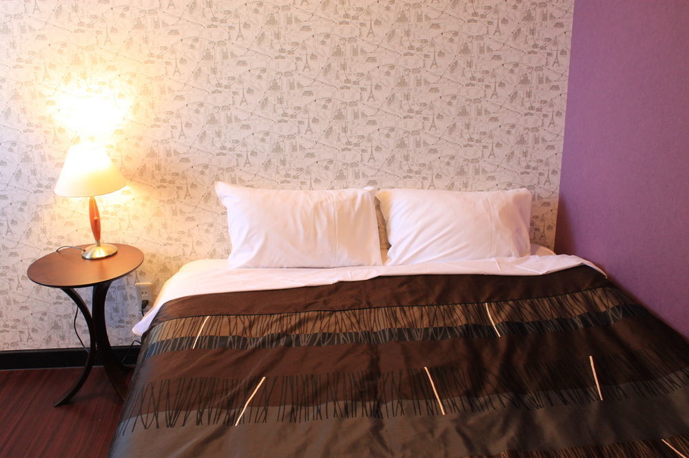 เพทิท โฮเต็ล เมลอน ฟุราโนะ Hostel ฟุระโนะ ภายนอก รูปภาพ