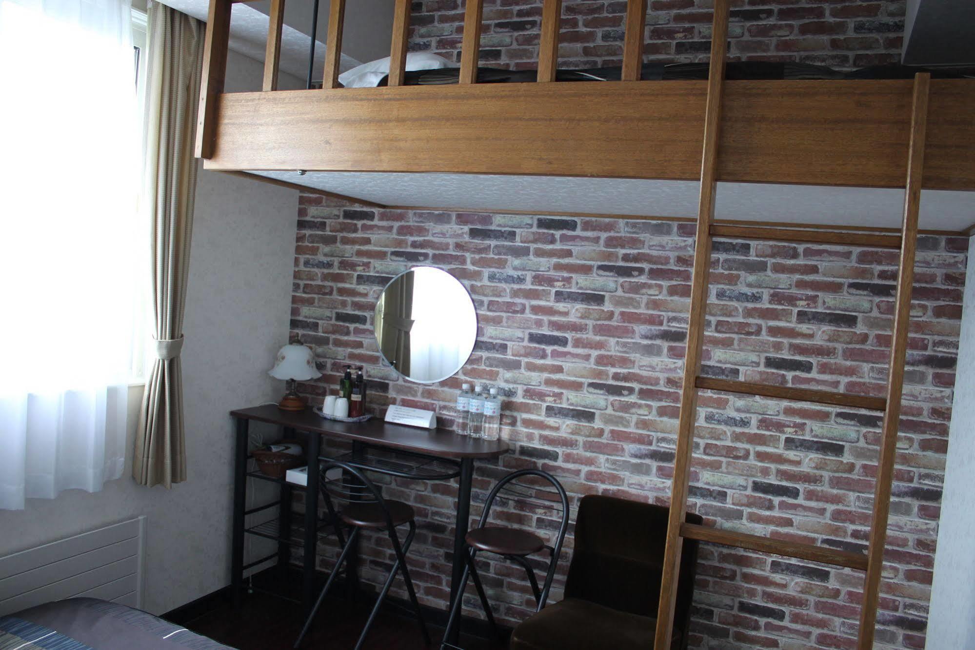 เพทิท โฮเต็ล เมลอน ฟุราโนะ Hostel ฟุระโนะ ภายนอก รูปภาพ
