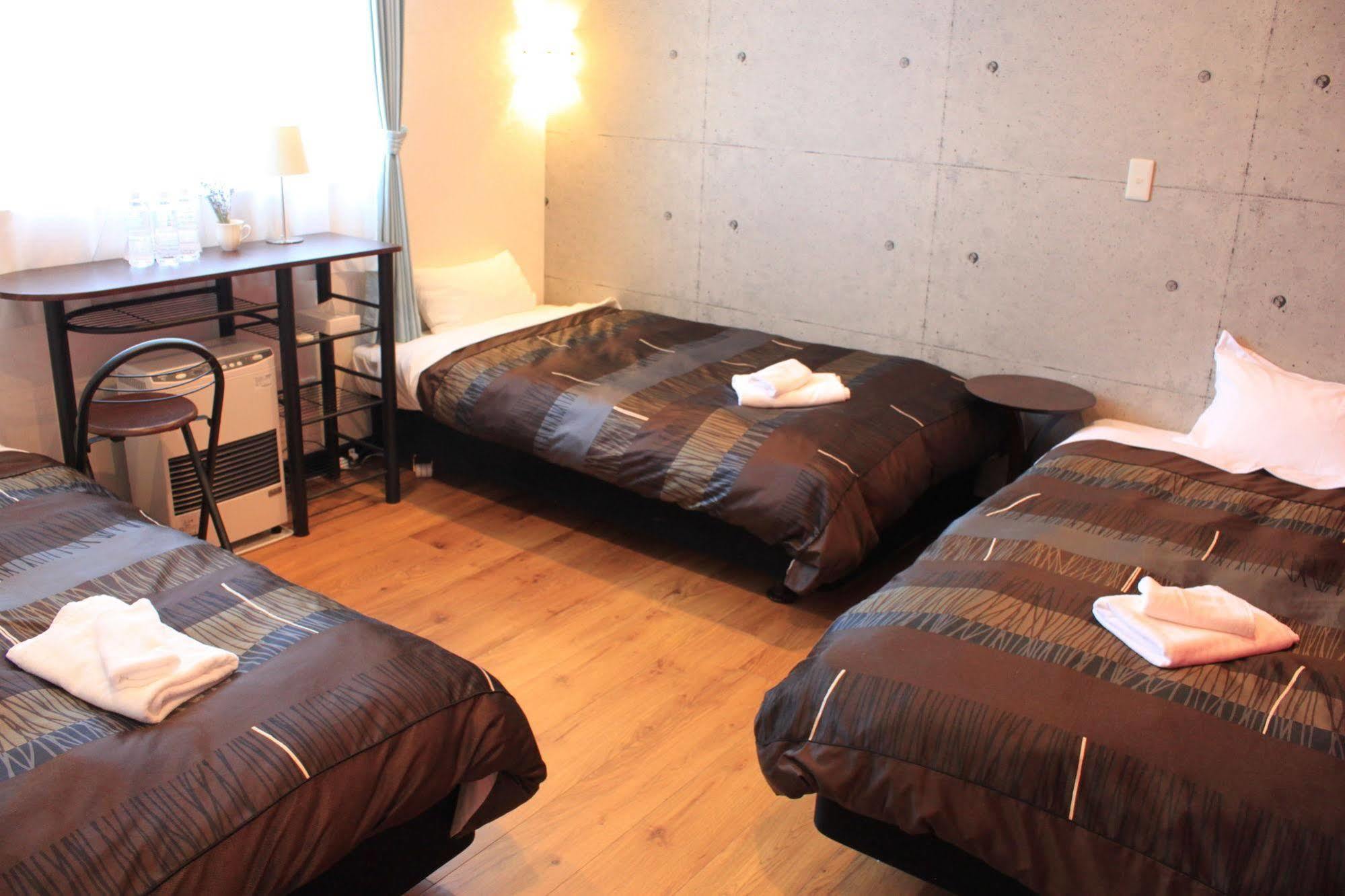 เพทิท โฮเต็ล เมลอน ฟุราโนะ Hostel ฟุระโนะ ภายนอก รูปภาพ